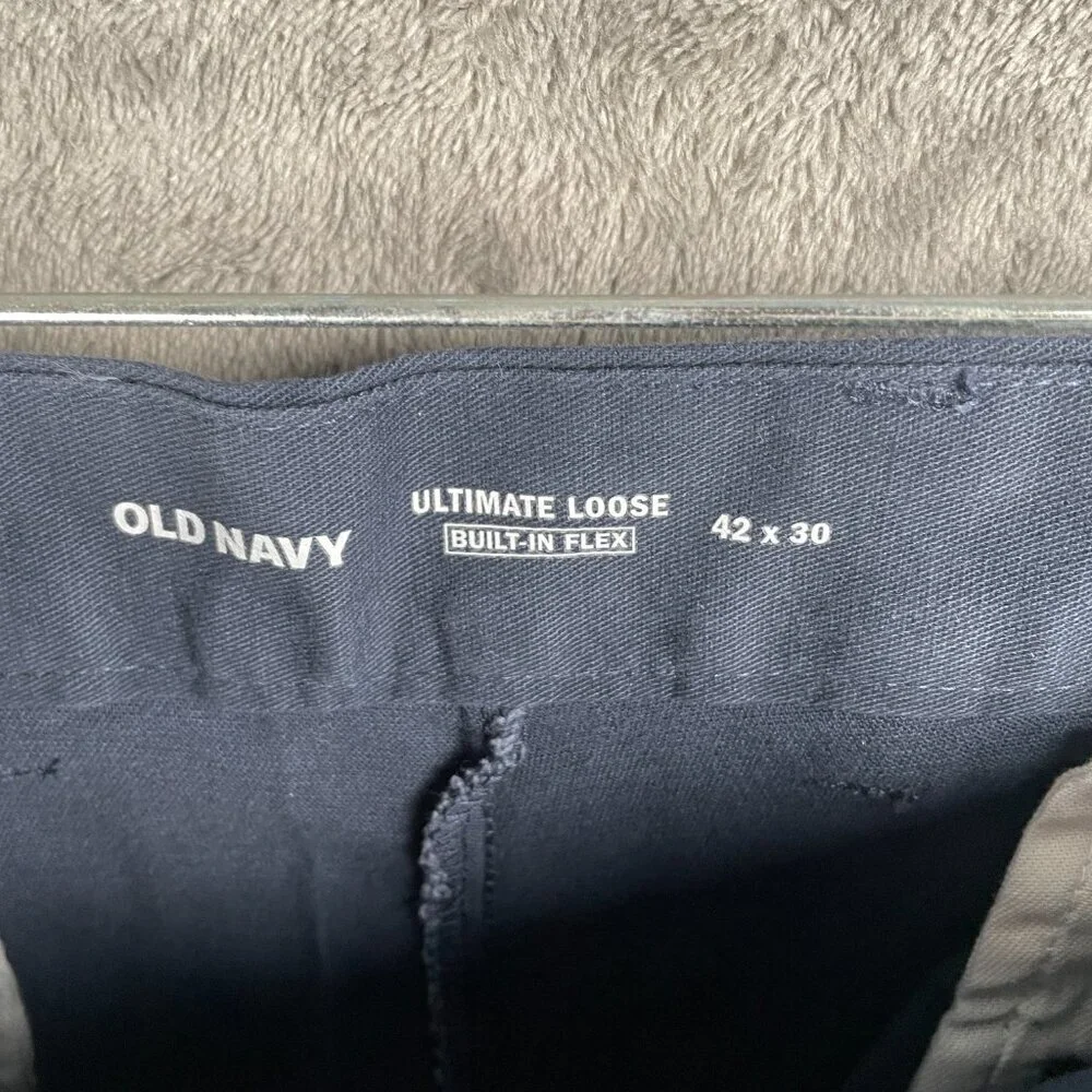 Old Navy Ultimate Loose Men’s 42x30 Navy Blue Built-In Flex Chino Pants Casual